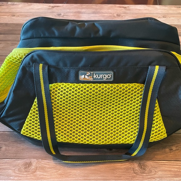 Kurgo Explorer Dog Carrier - Picture 2 of 5